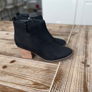 Blondo Norma Waterproof Booties~Black suede